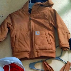 Carhartt jacket size 4-5 toddler worn once buy my son Nickoli